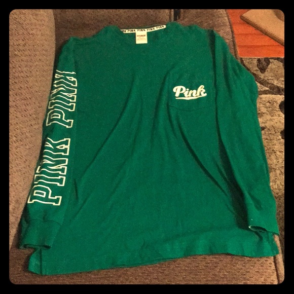 PINK Victoria's Secret Tops - NWOT💚PINK LONGSLEEVE TEE